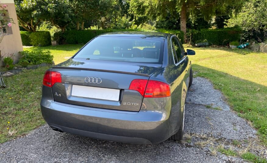 AUDI A4 2.0 TDI S-LINE