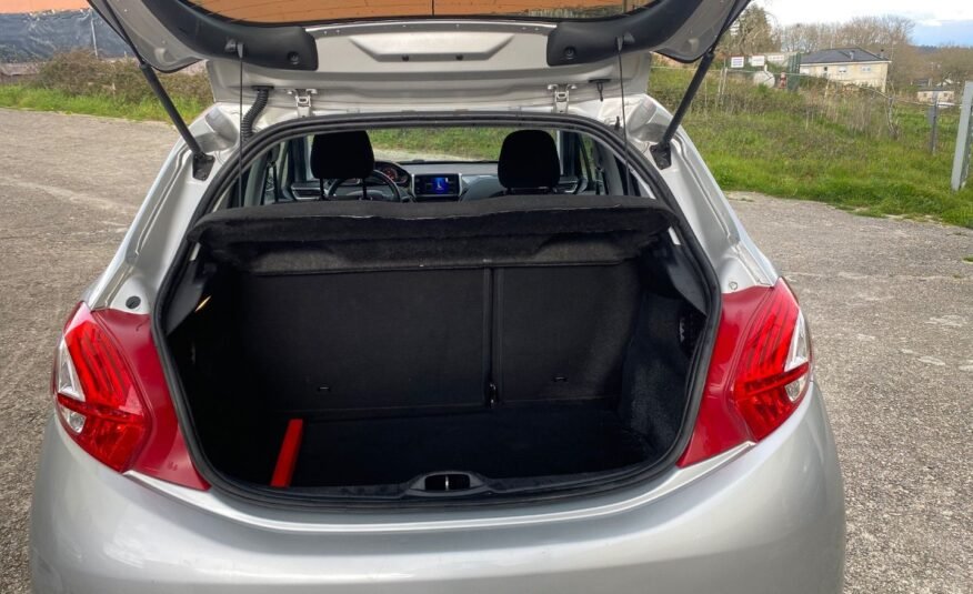 PEUGEOT 208 1.6 hdi style