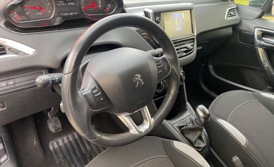 PEUGEOT 208 1.6 hdi style