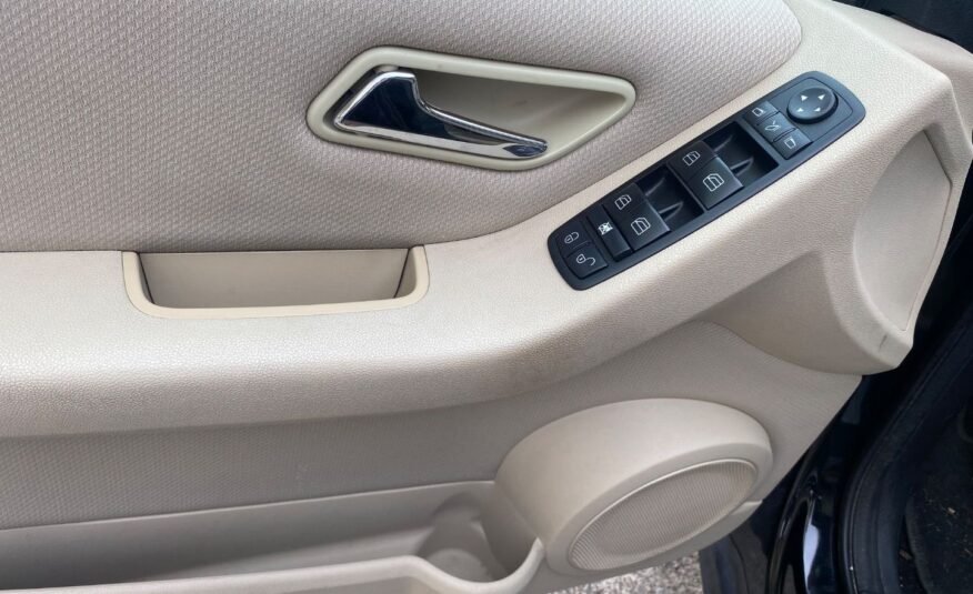 MERCEDES- BENZ A 160 CDI