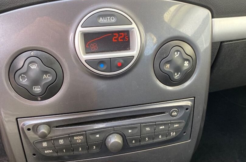 RENAULT Clio 1.5 DCI DINAMIQUE