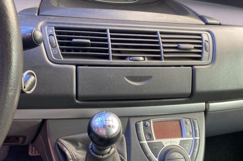 PEUGEOT 807 2.0 HDI
