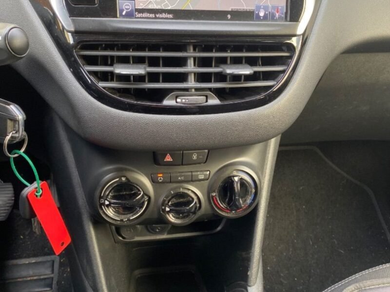 PEUGEOT 208 1.4 HDI STYL