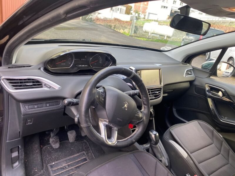 PEUGEOT 208 1.4 HDI STYL