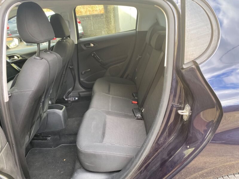 PEUGEOT 208 1.4 HDI STYL