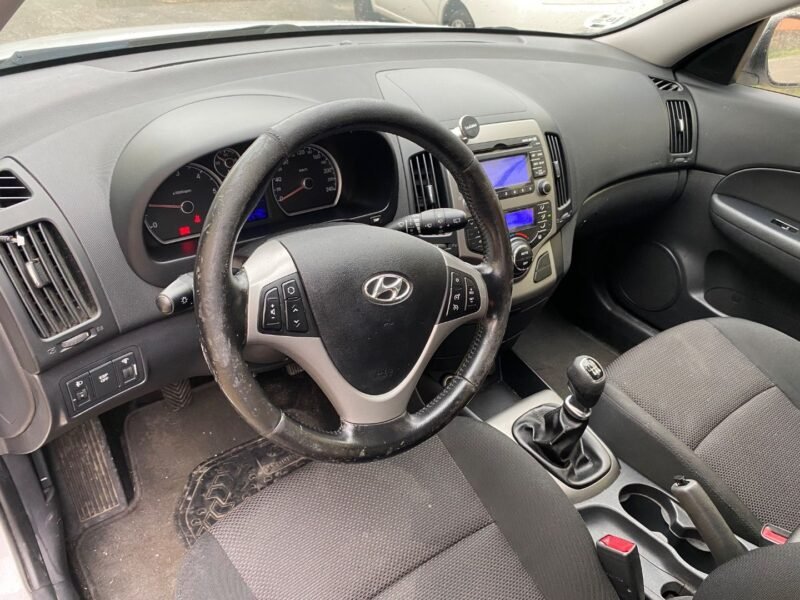 HYUNDAI I 30 1.6 CRDI CONFORT