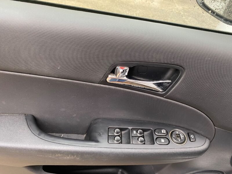 HYUNDAI I 30 1.6 CRDI CONFORT