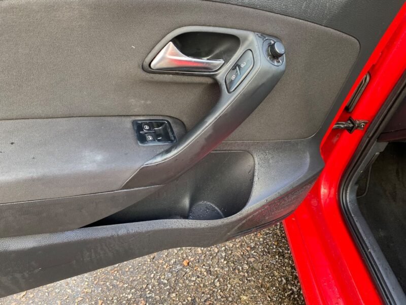 VOLKWAGEN POLO 1.6 TDI SPORT