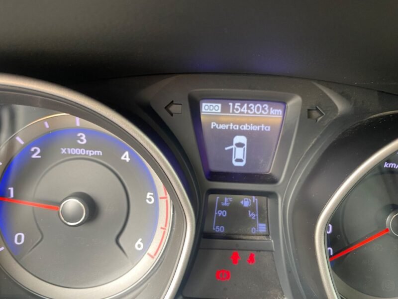 HYUNDAI I 30 1.6 CRDI TECNO SLE