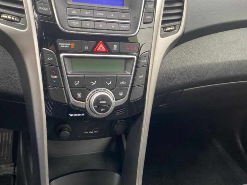 HYUNDAI I 30 1.6 CRDI TECNO SLE