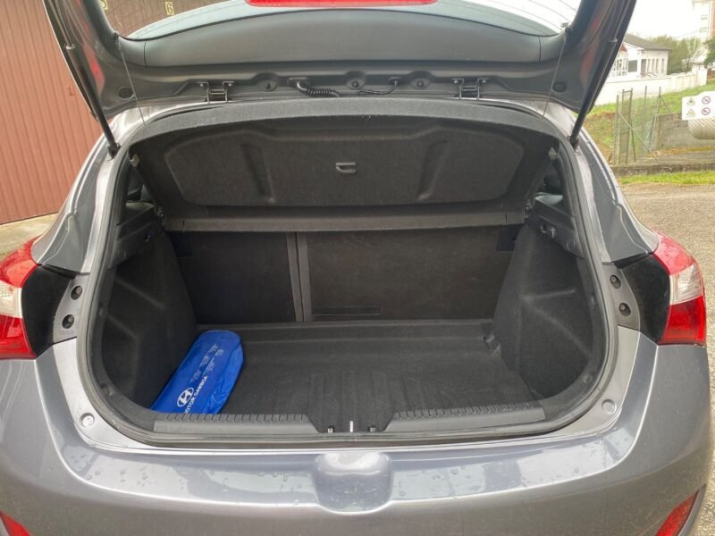 HYUNDAI I 30 1.6 CRDI TECNO SLE