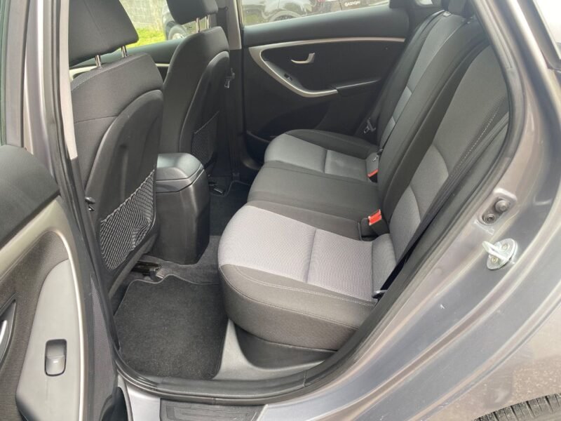 HYUNDAI I 30 1.6 CRDI TECNO SLE