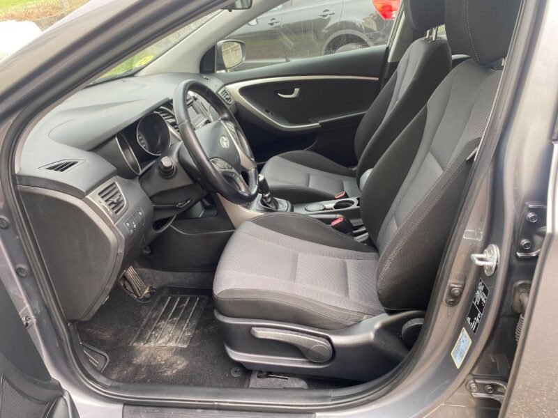 HYUNDAI I 30 1.6 CRDI TECNO SLE