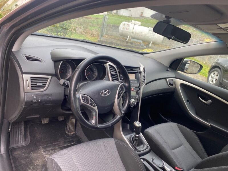 HYUNDAI I 30 1.6 CRDI TECNO SLE