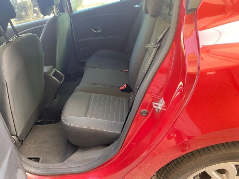 RENAUL MEGANE 1.2G LIMITED