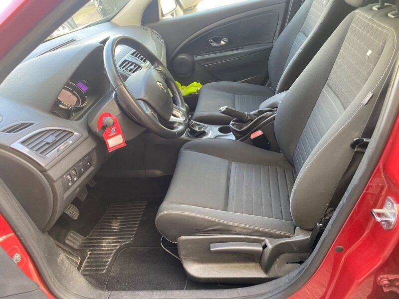 RENAUL MEGANE 1.2G LIMITED