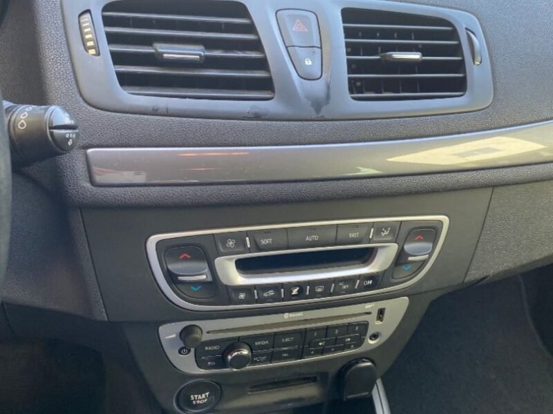 RENAUL MEGANE 1.2G LIMITED