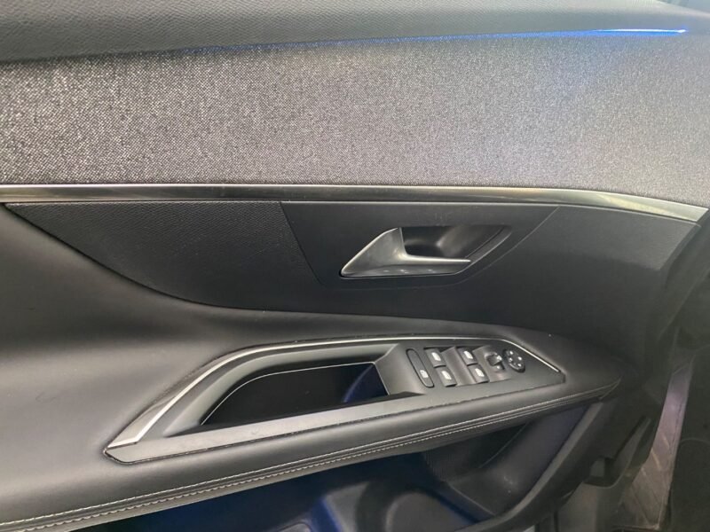 PEUGEOT 3008 HDI EAT8 ALLURE