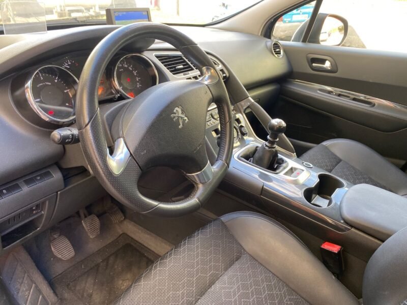 PEUGEOT 3008 1.6 HDI ALLURE