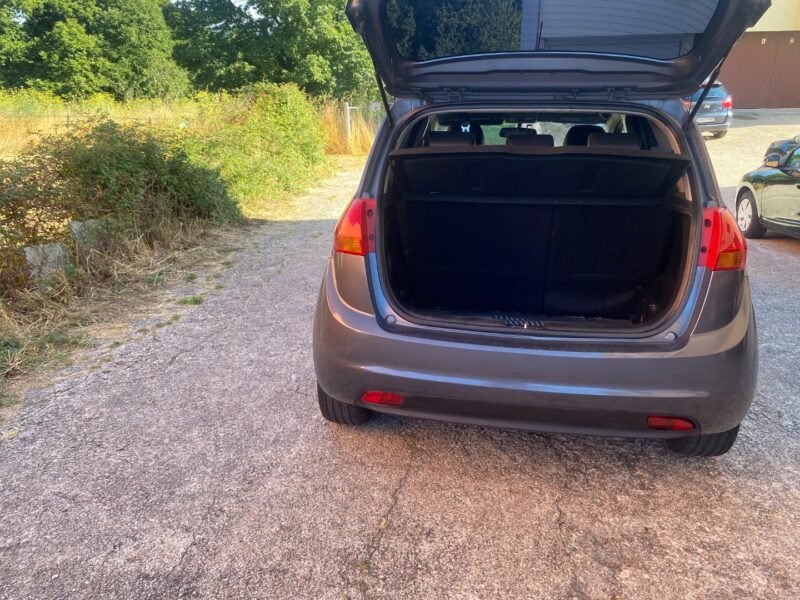 KIA VENGA 1.6 CRDI